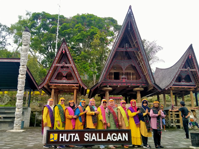 Paket Tour Medan Danau Toba| Bintan Travel Medan