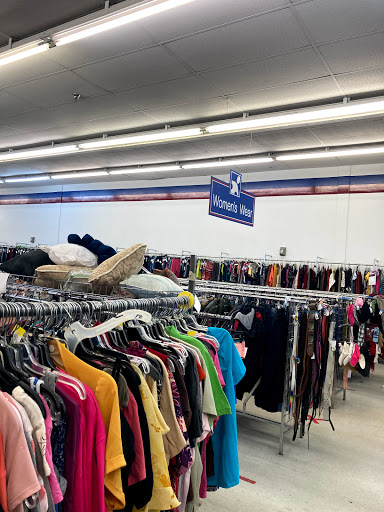 Thrift Store «Goodwill Industries of Greater Cleveland & East Central Ohio», reviews and photos, 12650A Rockside Rd, Cleveland, OH 44125, USA