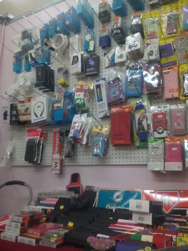 Flea Market «Revelation Marketplace», reviews and photos, 27455 S Dixie Hwy, Homestead, FL 33032, USA