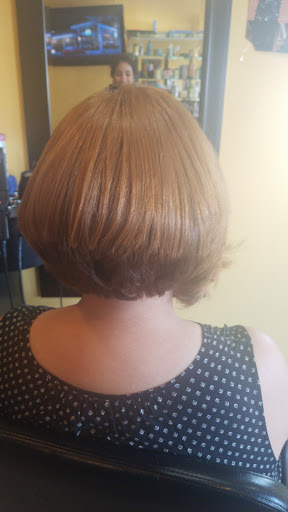 Beauty Salon «Eliza Dominican Beauty Salon», reviews and photos, 1341 Chester Pike, Sharon Hill, PA 19079, USA