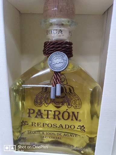 Liquor Store «Golden Gate Beverage & Liquor», reviews and photos, 6105 Mayfield Rd, Cleveland, OH 44124, USA