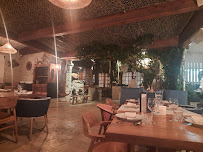 Atmosphère du Restaurant français Chez Camille - Restaurant de Bouillabaisse et Fruits de Mer à Ramatuelle - n°16