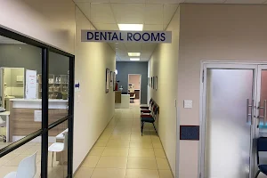 Cosmo City Dentist image