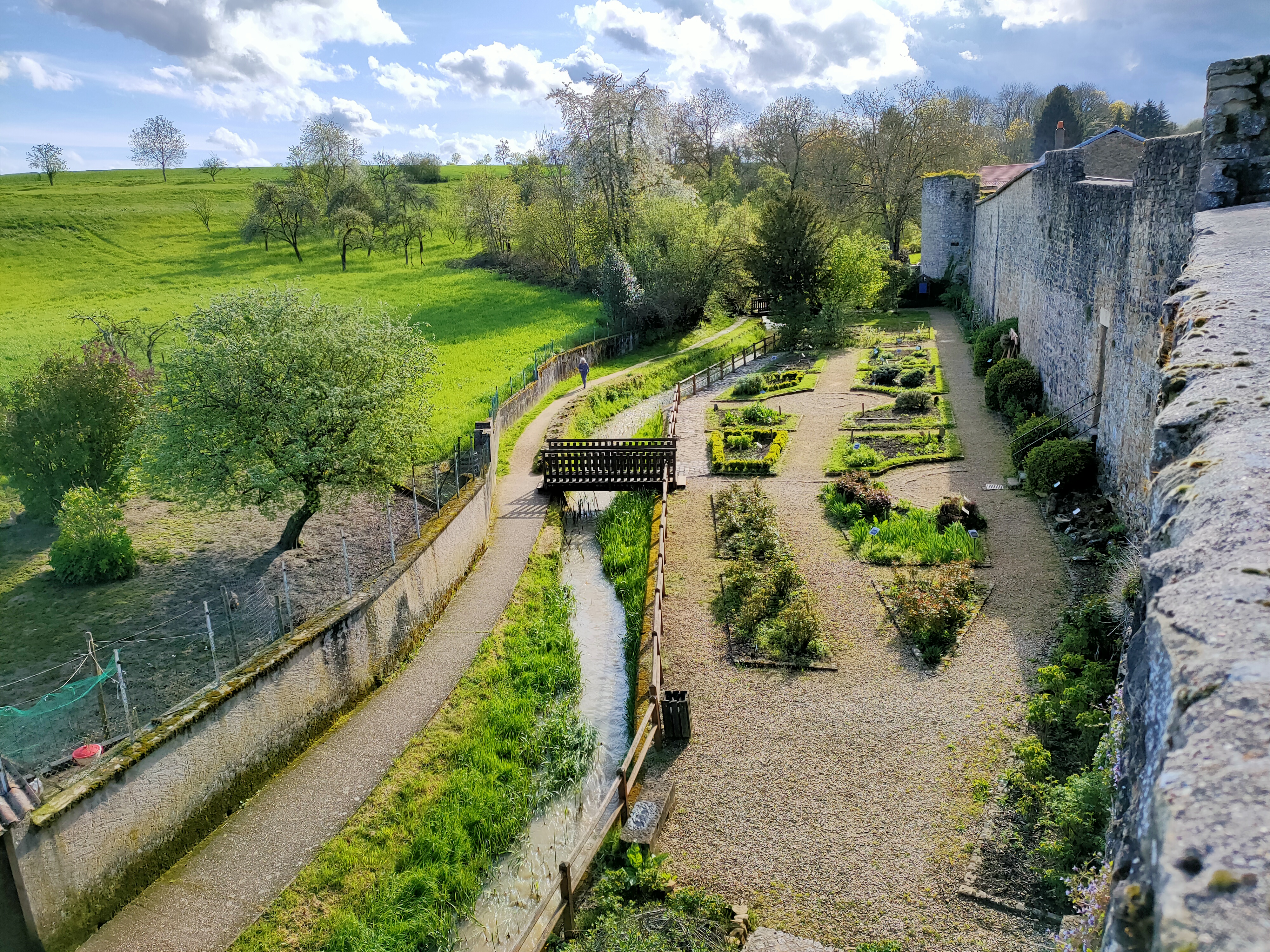 Photo n° 20 de l'avis de Tchov. fait le 28/04/2023 à 22:31