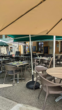 Atmosphère du Restaurant Le Café de la Place à Le Sappey-en-Chartreuse - n°10