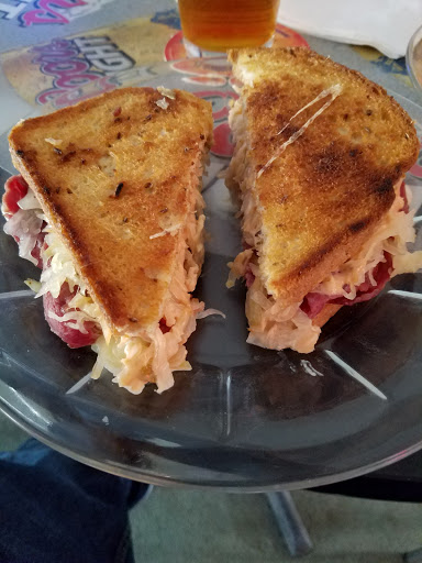 Bar «Nauti Mermaid Bar & Bistro», reviews and photos, 1343 NW U.S. 101, Lincoln City, OR 97367, USA