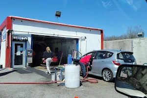 Clifton Heights Car Wash image