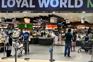 Loyal World Market image
