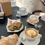 Photo n°1 de l'avis de Inis.� fait le 18/06/2023 à 10:43 sur le  Caffè delle Fontane à Reggio Emilia