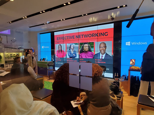 Computer Store «Microsoft Store - Roosevelt Field», reviews and photos, 630 Old Country Rd, Garden City, NY 11530, USA