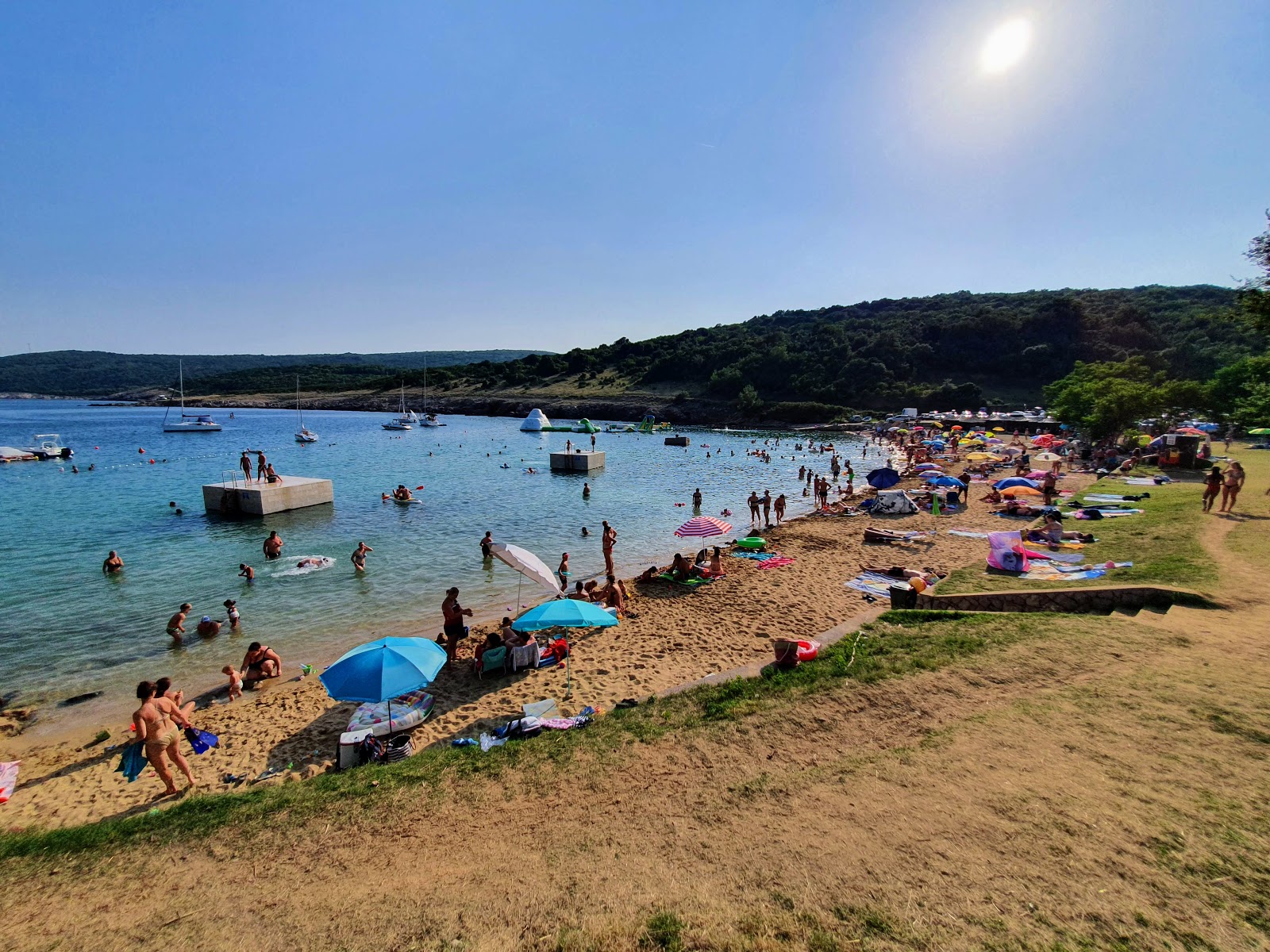 Foto de Sv. Marak beach área de servicios