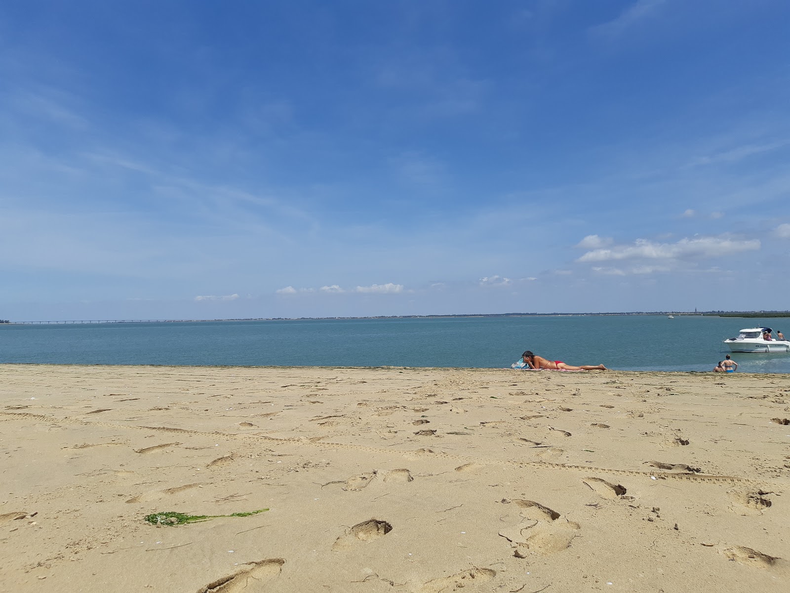 Foto av Plage du Galon d'Or med lång rak strand