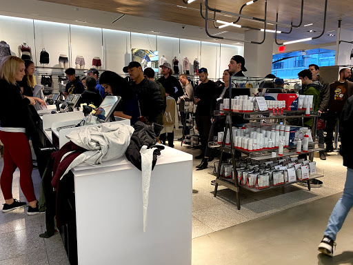 Sportswear Store «lululemon», reviews and photos, 334 Santana Row #1035, San Jose, CA 95128, USA