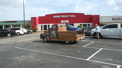 Hardware Store «Harbor Freight Tools», reviews and photos, 323 E Merritt Island Causeway, Merritt Island, FL 32952, USA
