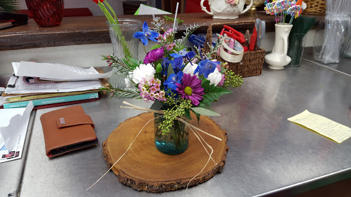 Florist «Flowers by Emily LLC», reviews and photos, 15620 W High St, Middlefield, OH 44062, USA