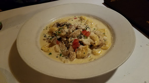 Italian Restaurant «Vincitori», reviews and photos, 14 N Cass Ave, Westmont, IL 60559, USA