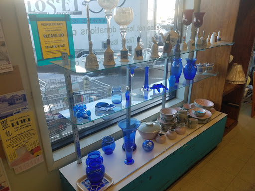 Thrift Store «Community Closet Thrift Store», reviews and photos, 416 E Park St, Livingston, MT 59047, USA