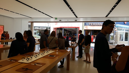 Computer Store «Apple Corte Madera», reviews and photos, 1520 Redwood Hwy, Corte Madera, CA 94925, USA