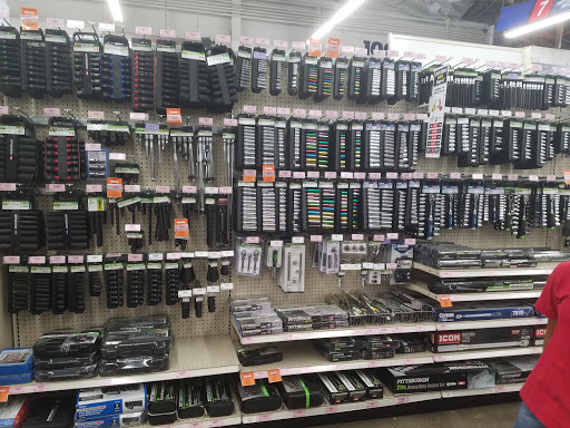 Hardware Store «Harbor Freight Tools», reviews and photos, 1349 N Blackstone Ave, Fresno, CA 93703, USA