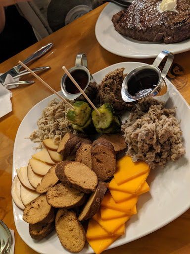 Grocery Store «Wagon Wheel Country Market & Deli», reviews and photos, 1915 S Walnut St, Bloomington, IN 47401, USA