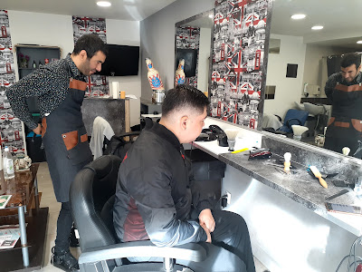 Le brun coiffeur à Paris