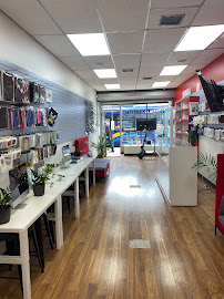 We Buy Cell Phones - Photo 4 - Car repair in Forest Hills, NY, Queens