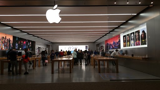 Computer Store «Apple Trumbull», reviews and photos, 5065 Main St, Trumbull, CT 06611, USA