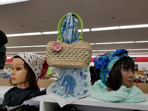 Thrift Store «New To You Upscale Resale Store», reviews and photos, 1700 W Roosevelt Rd, Broadview, IL 60155, USA