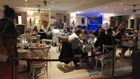 Atmosphère du Restaurant français La Madrague à Valras-Plage - n°8