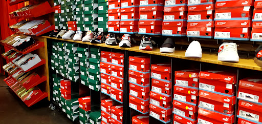 Clothing Store «Nike Factory Store», reviews and photos, 2950 I-20 Frontage Rd #755, Grand Prairie, TX 75052, USA