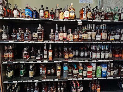 Liquor Store «Pearl Specialty Market & Spirits», reviews and photos, 900 NW Lovejoy St, Portland, OR 97209, USA