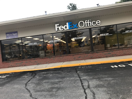 Print Shop «FedEx Office Print & Ship Center», reviews and photos, 391 S Broadway Suite A, Salem, NH 03079, USA