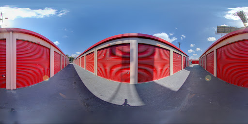 Self-Storage Facility «CubeSmart Self Storage», reviews and photos, 198 W Artesia Blvd, Long Beach, CA 90805, USA