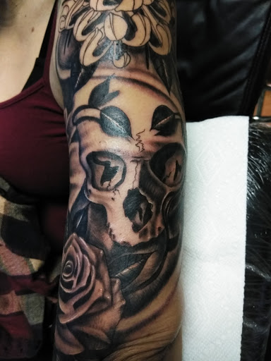 Tattoo Shop «Rock Me Tattoo & Piercing Co.», reviews and photos, 9838 Magnolia Ave, Riverside, CA 92503, USA