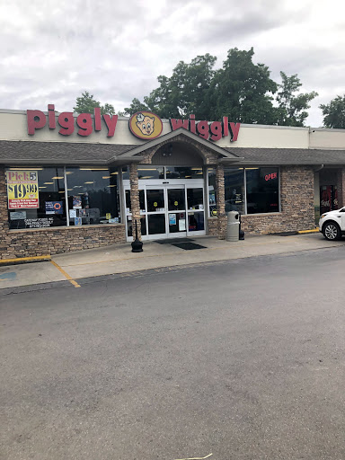 Grocery Store «Piggly Wiggly», reviews and photos, 407 S Bethel St, Russellville, KY 42276, USA