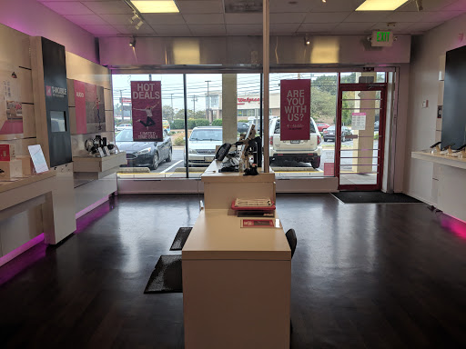 Cell Phone Store «T-Mobile», reviews and photos, 8039 Liberty Rd #4, Baltimore, MD 21244, USA