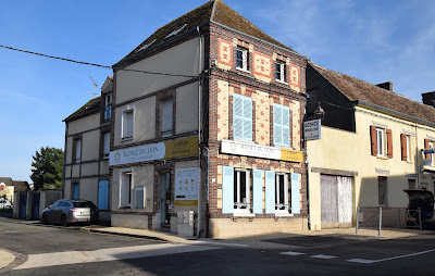 Agence du Lion à Cherisy