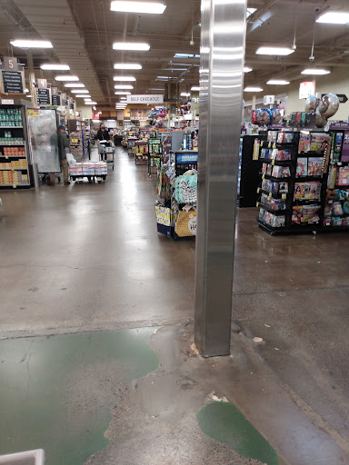 Grocery Store «Fred Meyer», reviews and photos, 14700 SE McLoughlin Blvd, Milwaukie, OR 97267, USA