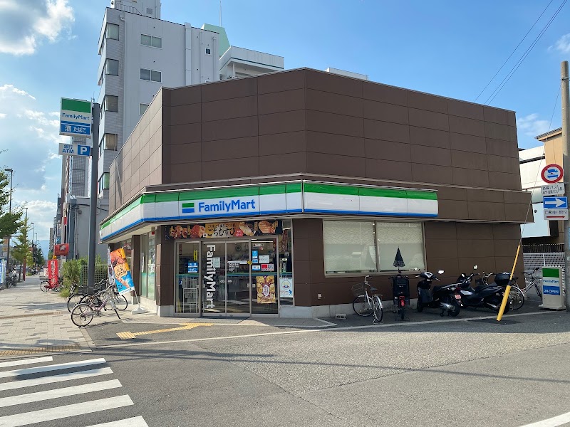 ファミリーマート 昭和通四丁目店