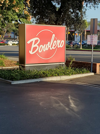 Bowling Alley «Bowlmor Pasadena», reviews and photos, 3545 E Foothill Blvd, Pasadena, CA 91107, USA