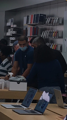 Computer Store «Apple Brandon», reviews and photos, 459 Brandon Town Center Dr, Brandon, FL 33511, USA