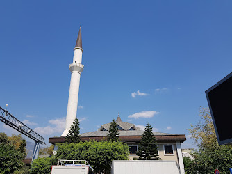 KUYULARÖNÜ CAMİ