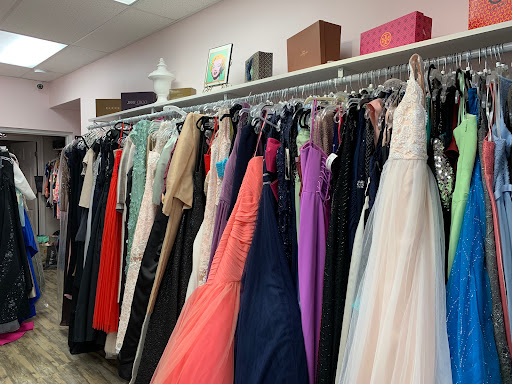 Consignment Shop «Twinkle Resale Boutique», reviews and photos, 100 Ridge Rd, Chadds Ford, PA 19317, USA