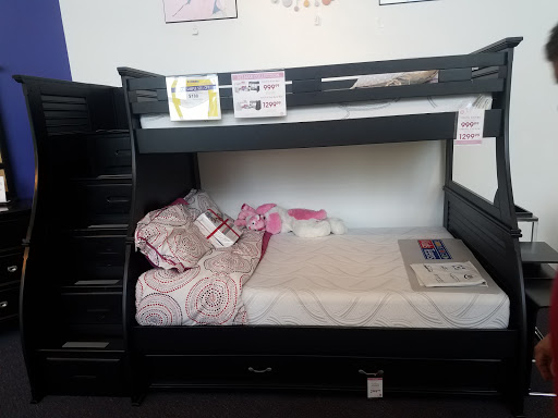 Furniture Store «Rooms To Go & Rooms To Go Kids Furniture Store - Mobile», reviews and photos, 3720 Airport Blvd, Mobile, AL 36608, USA