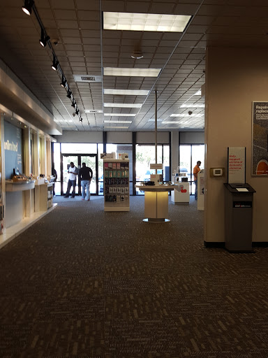 Cell Phone Store «Verizon», reviews and photos, 5941 Farm to Market 2920 d, Spring, TX 77388, USA