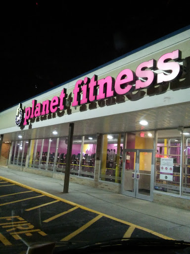 Shopping Mall «Mid Valley Mall», reviews and photos, 39 N Plank Rd, Newburgh, NY 12550, USA