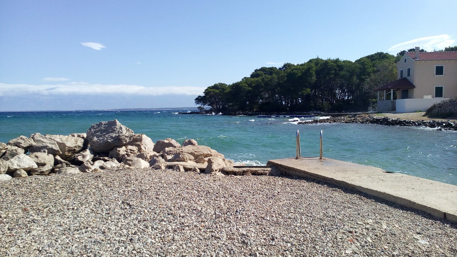 Foto av Batalaza beach - populär plats bland avkopplingskännare