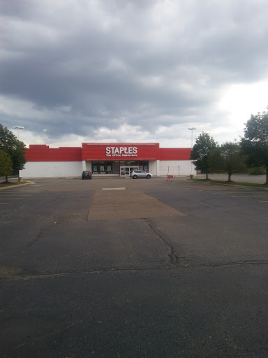 Office Supply Store «Staples», reviews and photos, 335 Haggerty Rd, Walled Lake, MI 48390, USA