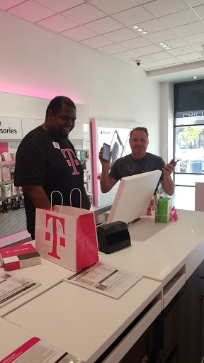 Cell Phone Store «T-Mobile», reviews and photos, 852 NJ-3 Suite 206, Clifton, NJ 07012, USA