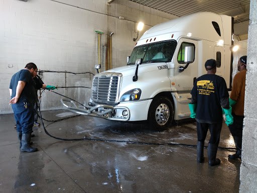 Professional Truck Washing en Columbus